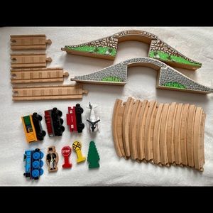 Thomas the Train Wooden Train Set with Accessories